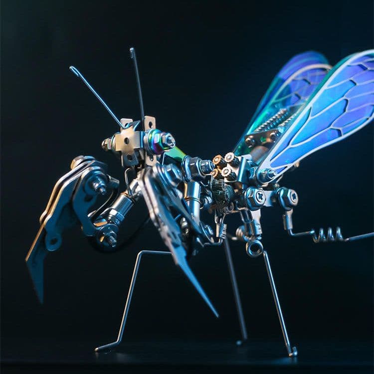 image-Phantom Prayer Bug Metal Tide Play Handmade Assembled Praying Mantis Model Insect Ornaments Holiday Gift For Boys