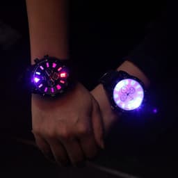 image-Classic Super Luminous Luminous Oversized Dial Trends Men and Women Couples Watch Quartz Simple Practical Fashion Watch