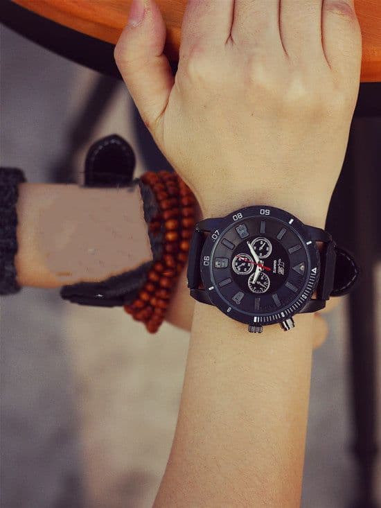 image-Classic Super Luminous Luminous Oversized Dial Trends Men and Women Couples Watch Quartz Simple Practical Fashion Watch