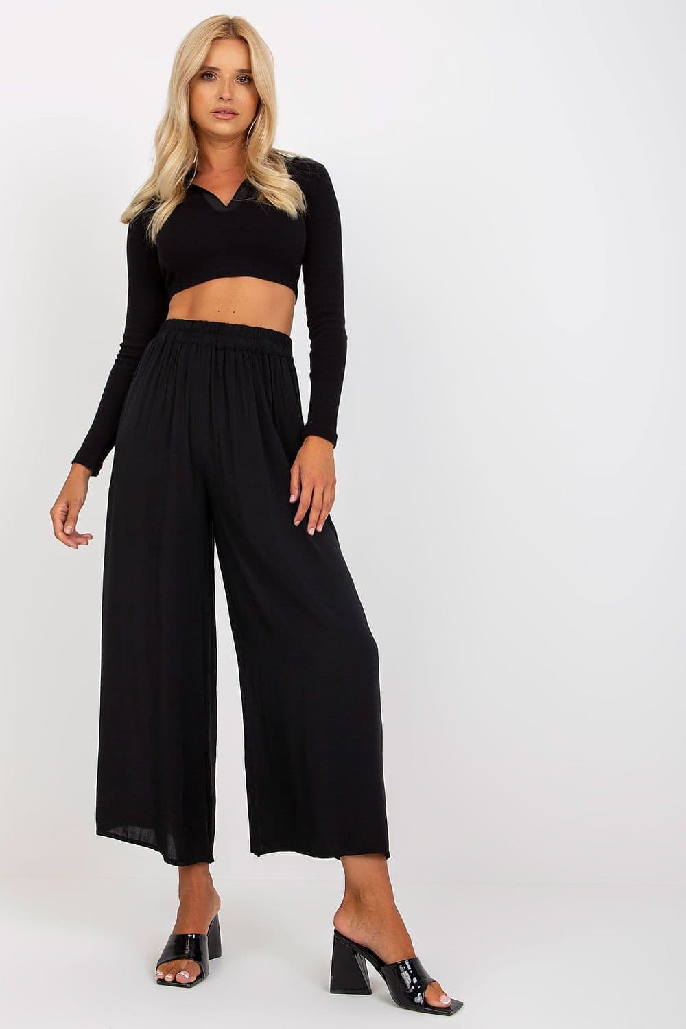 image-Women trousers Och Bella