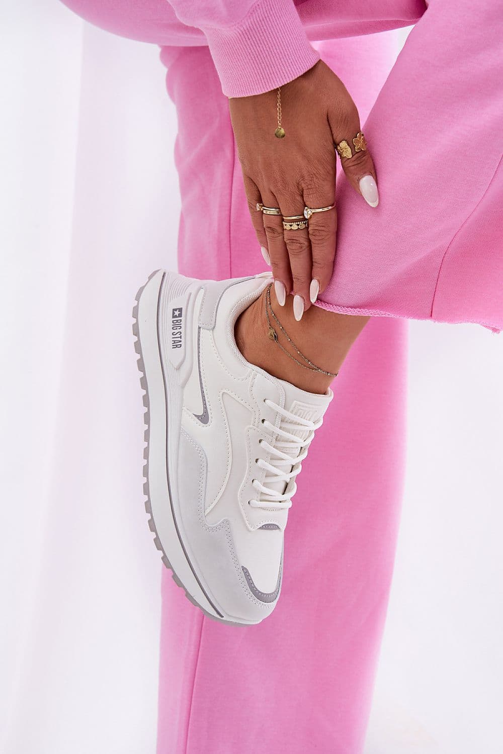 image-Sport Shoes Step in style