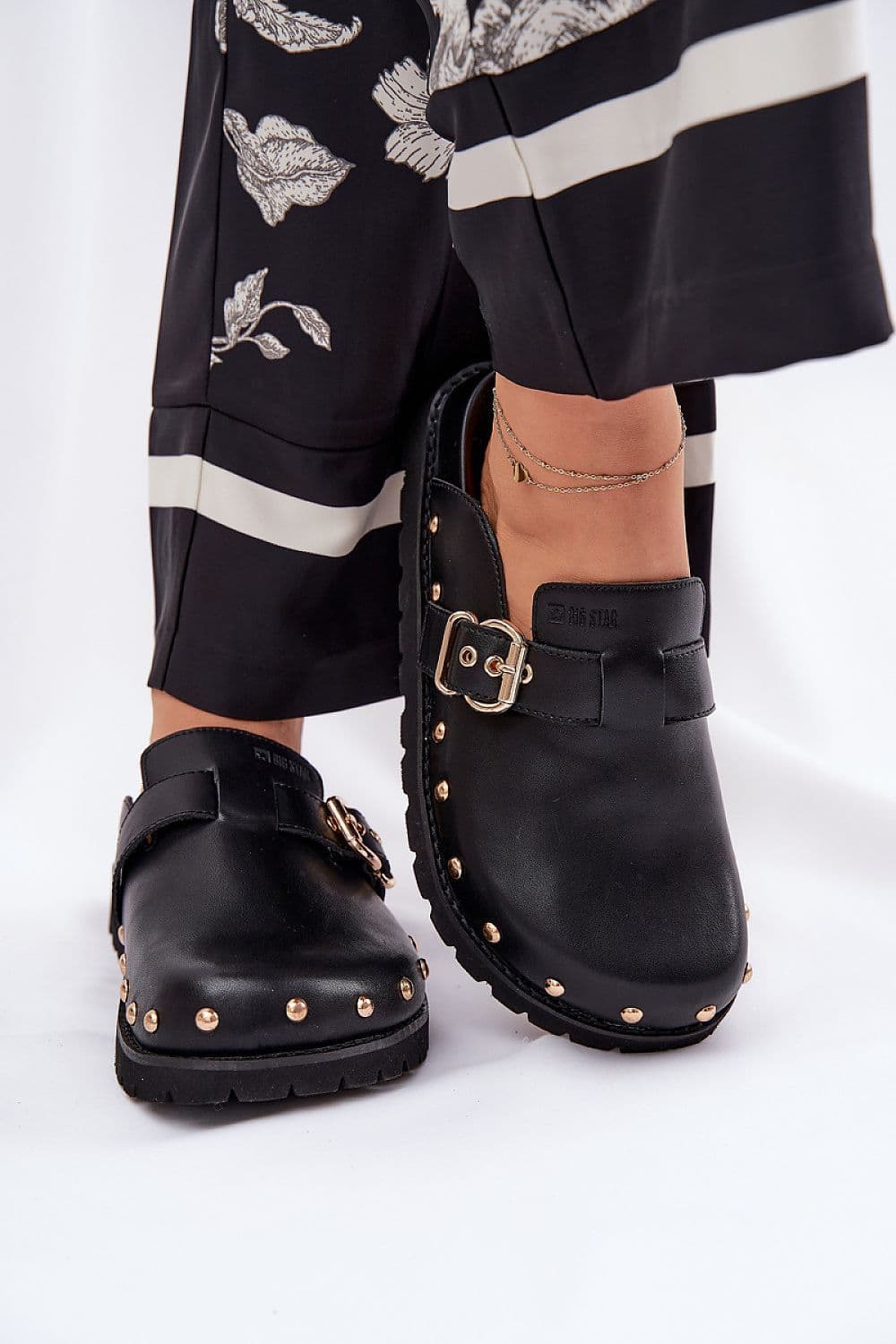image-Flip-flops Step in style