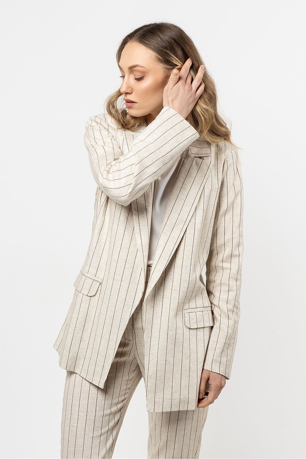 image-Jacket awama
