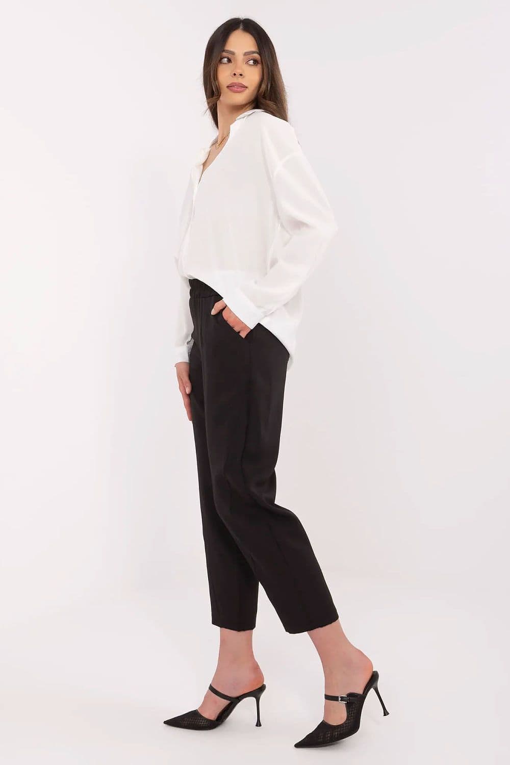 image-Women trousers Och Bella