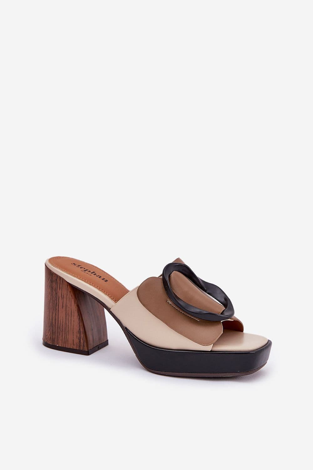 image-Flip-flops Step in style