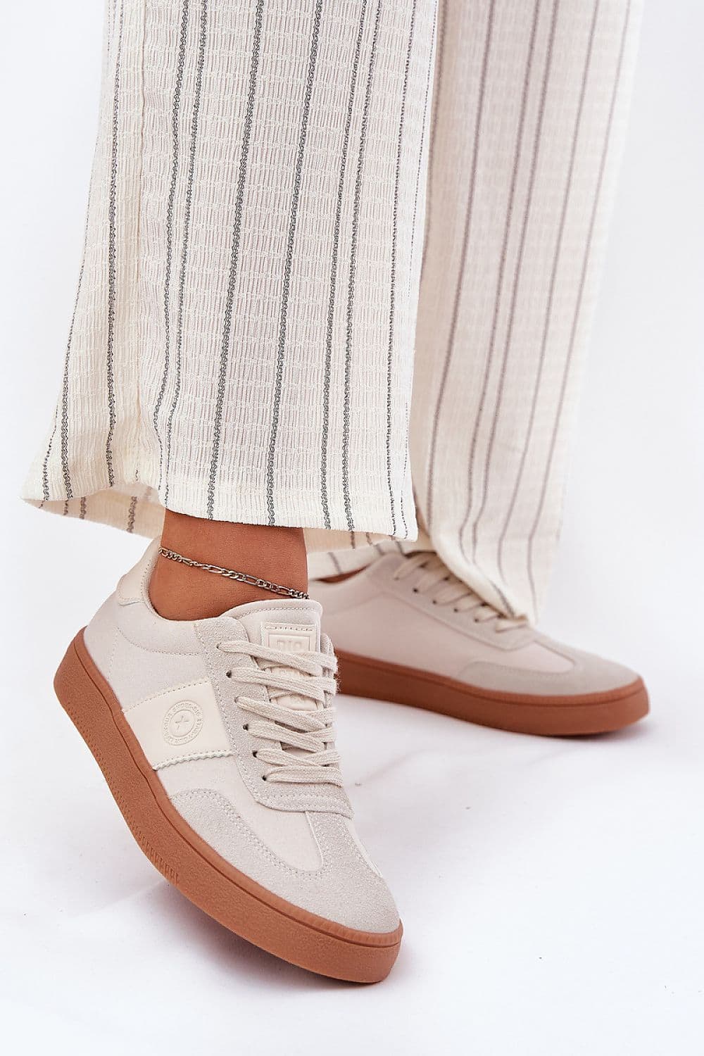 image-Sport Shoes Step in style