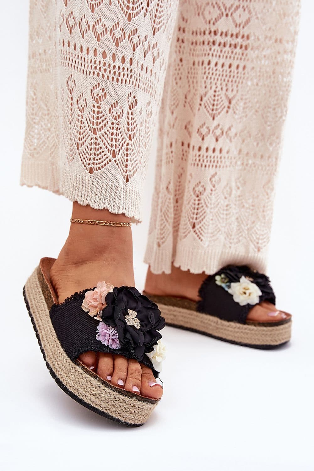 image-Flip-flops Step in style