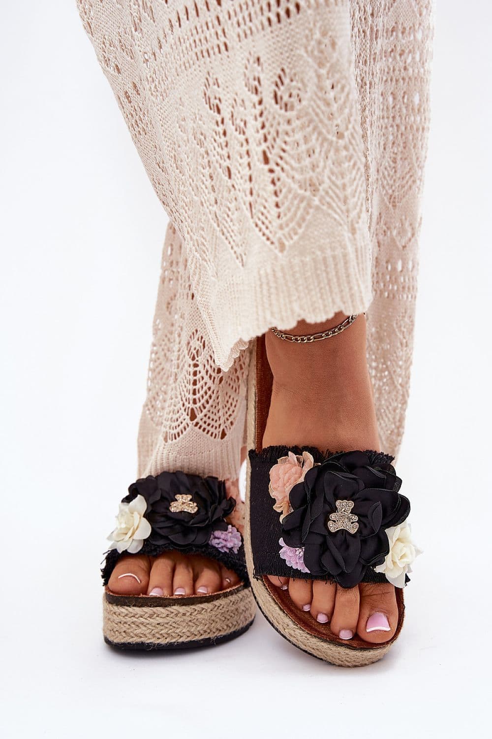 image-Flip-flops Step in style