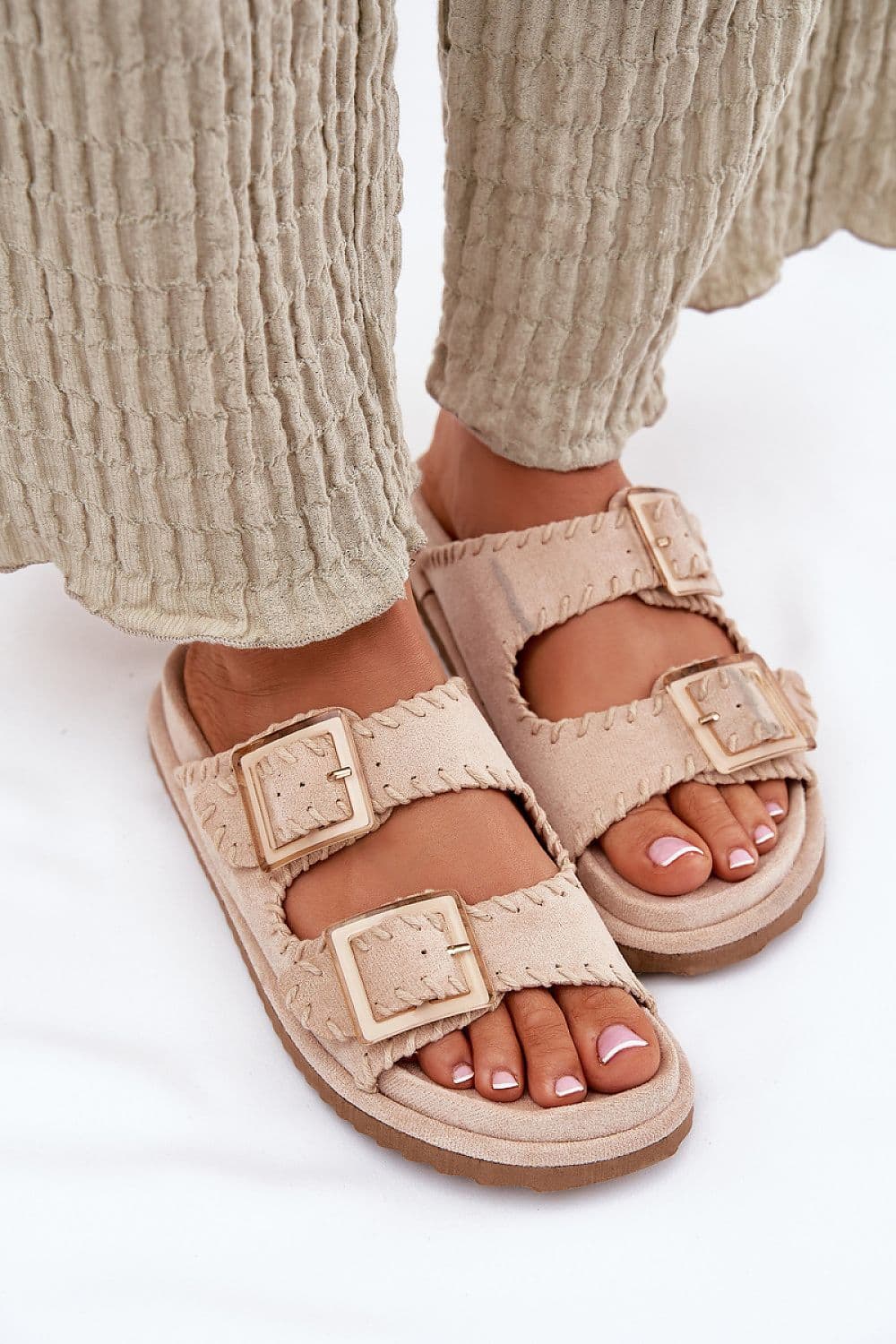 image-Flip-flops Step in style