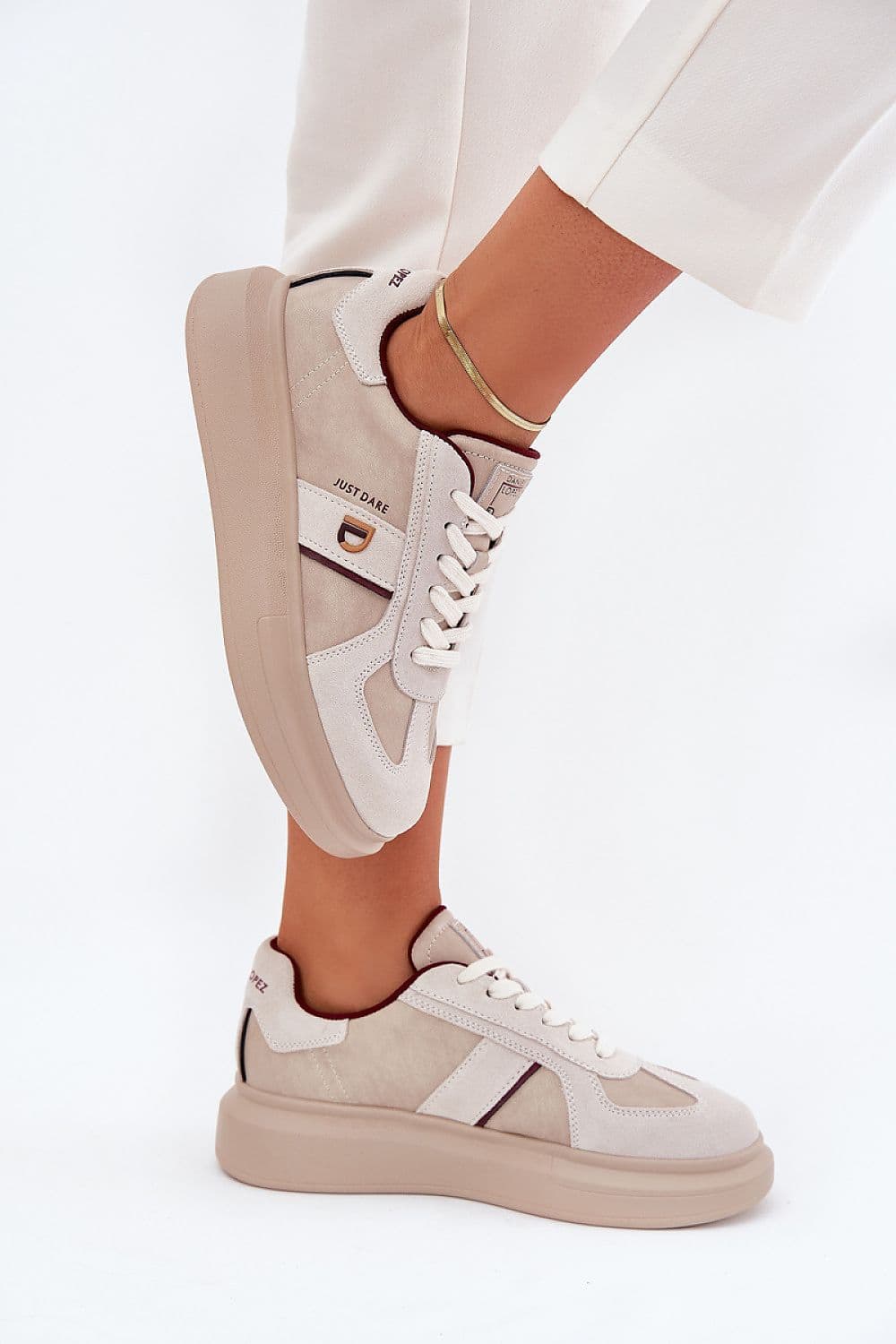 image-Sport Shoes Step in style