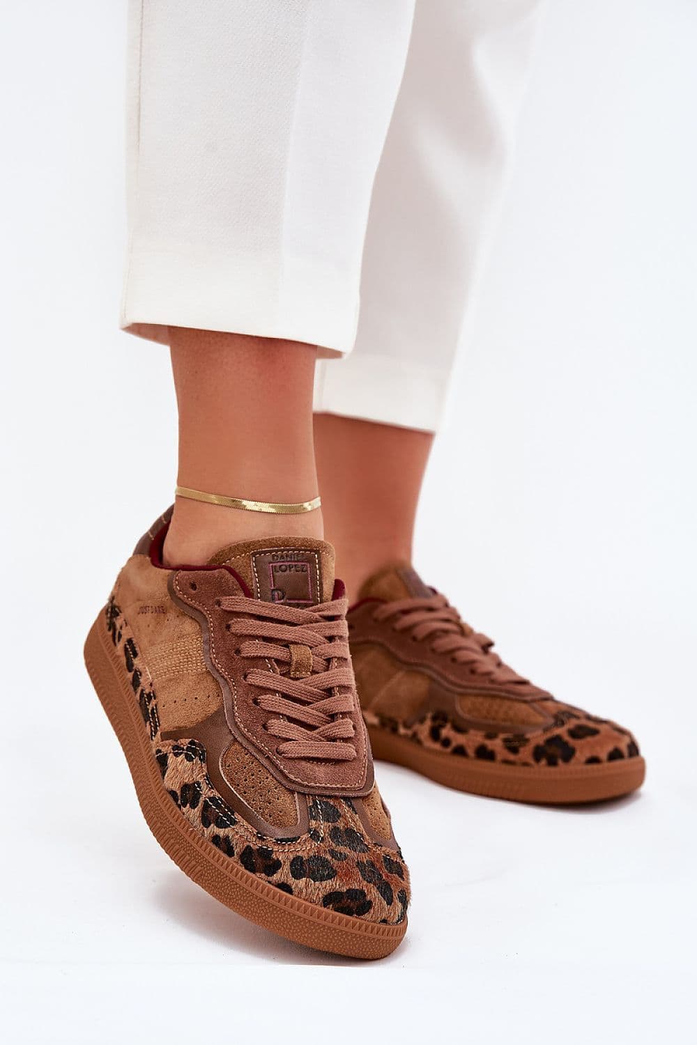 image-Sport Shoes Step in style