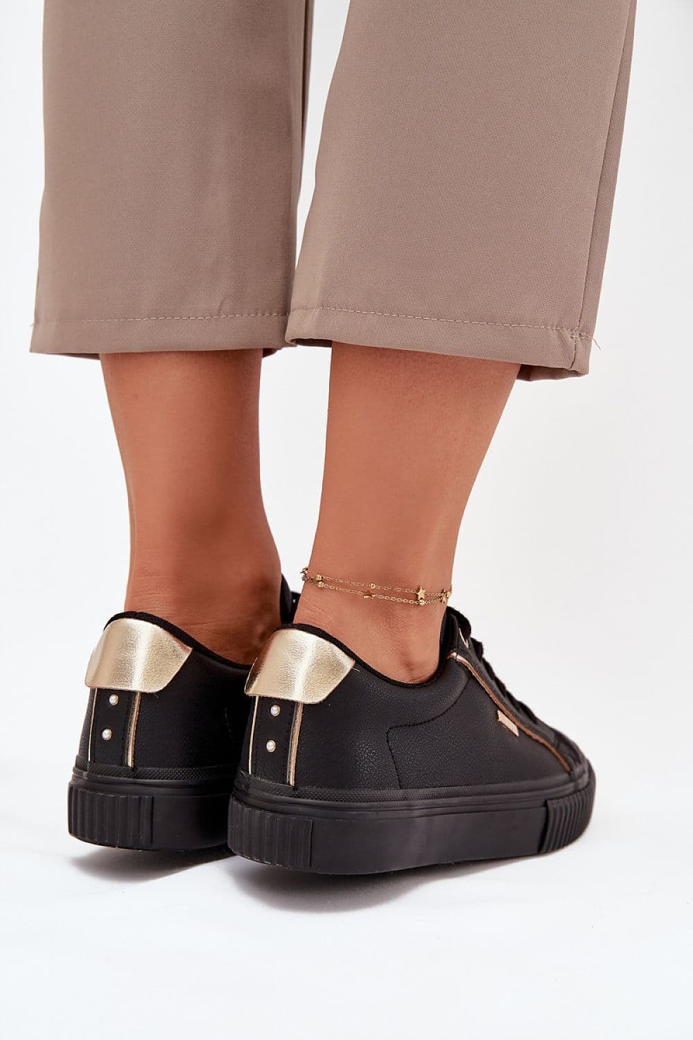 image-Sport Shoes Step in style