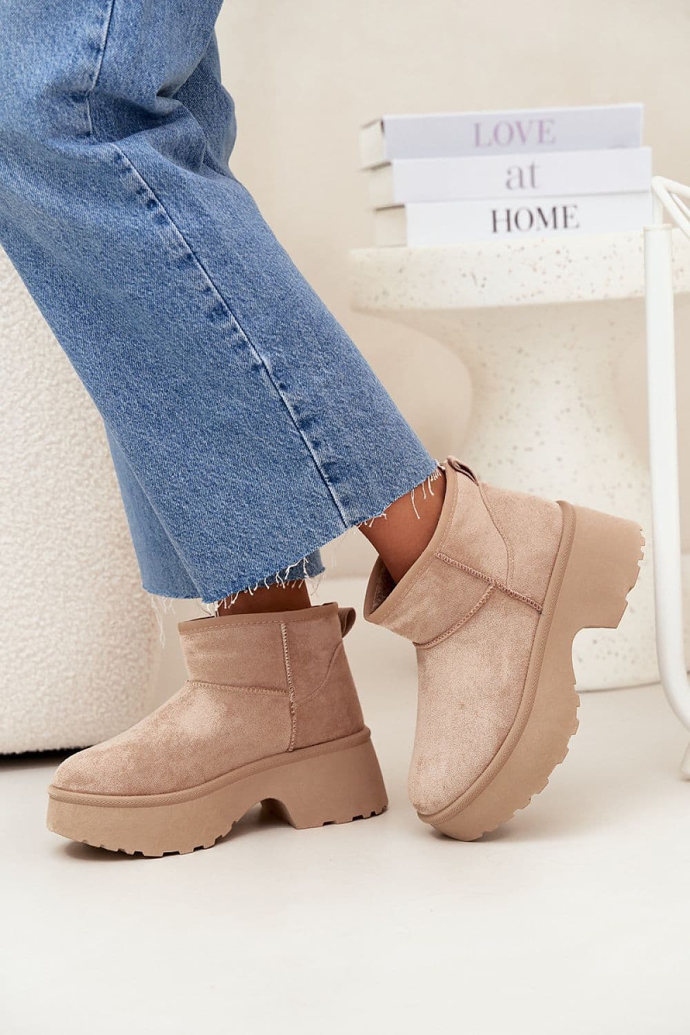 image-Snow boots Step in style