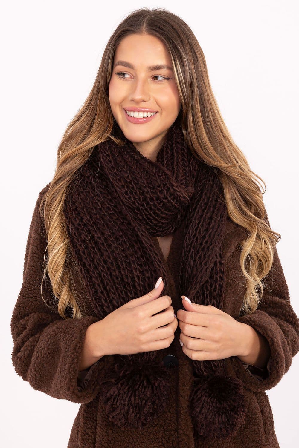 image-Shawl AT