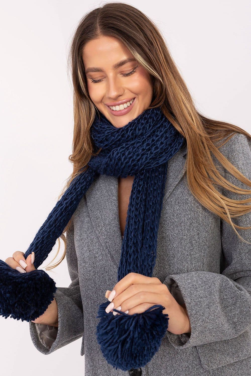 image-Shawl AT