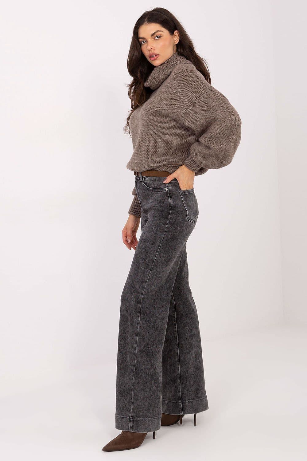 image-Jeans Factory Price