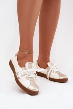 image-Barefoot Step in style