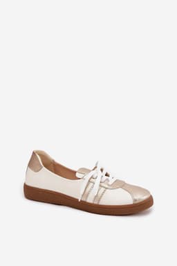 image-Barefoot Step in style