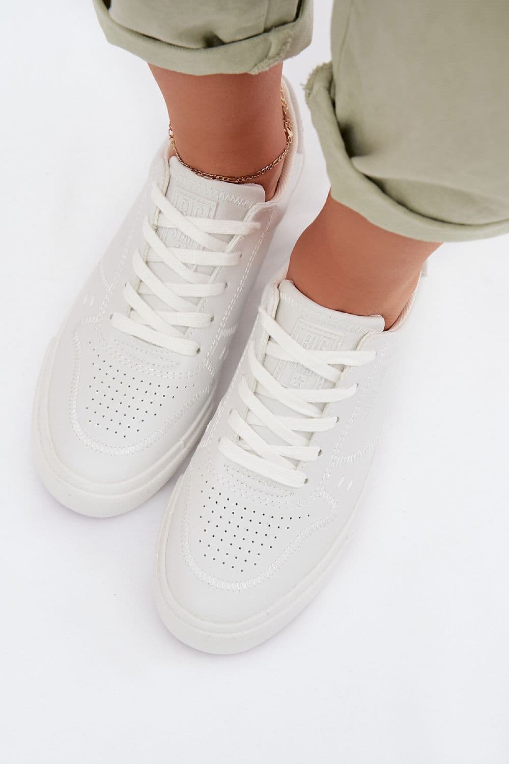 image-Sport Shoes Step in style