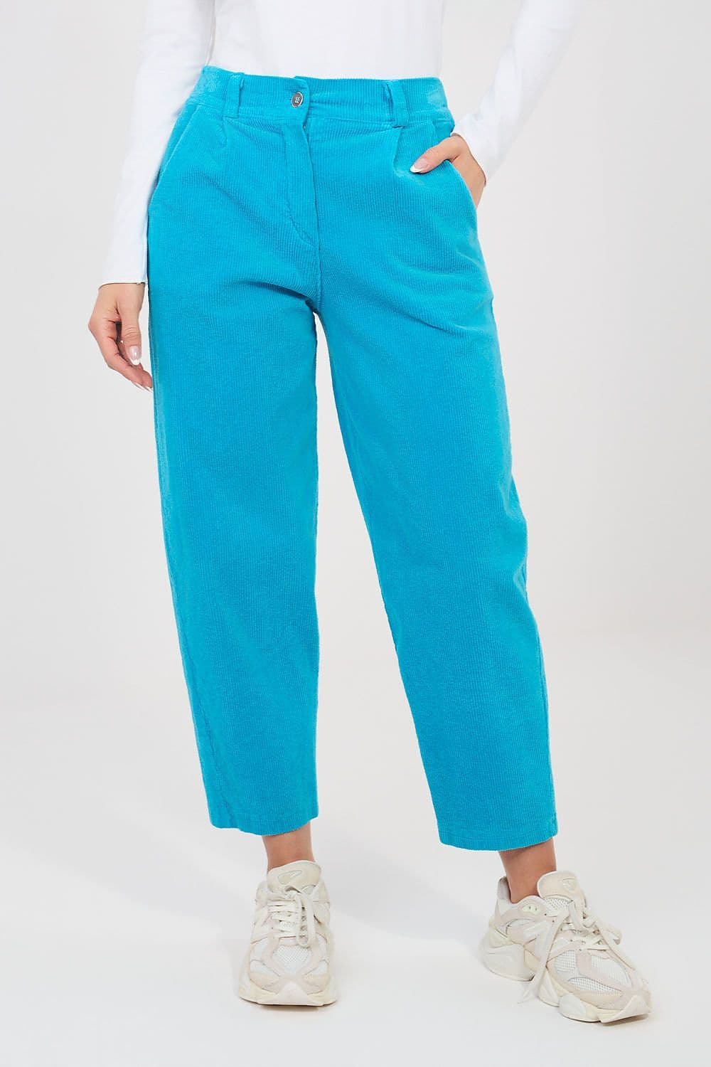 image-corduroy trousers Rue Paris