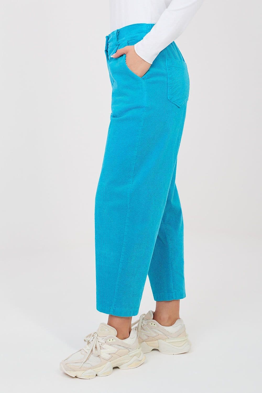 image-corduroy trousers Rue Paris