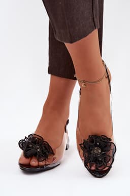 image-Sandals Step in style