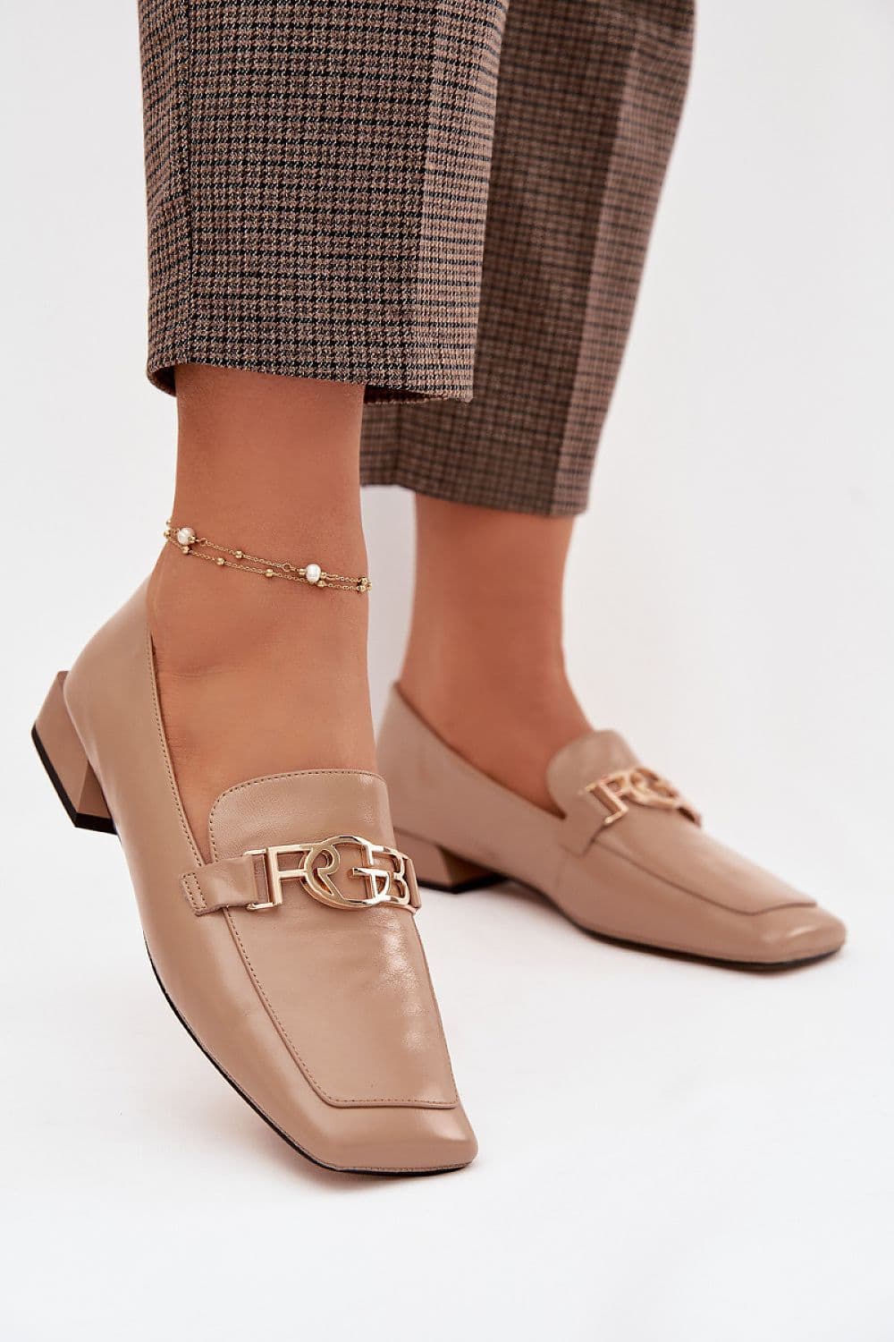 image-Flip-flops Step in style