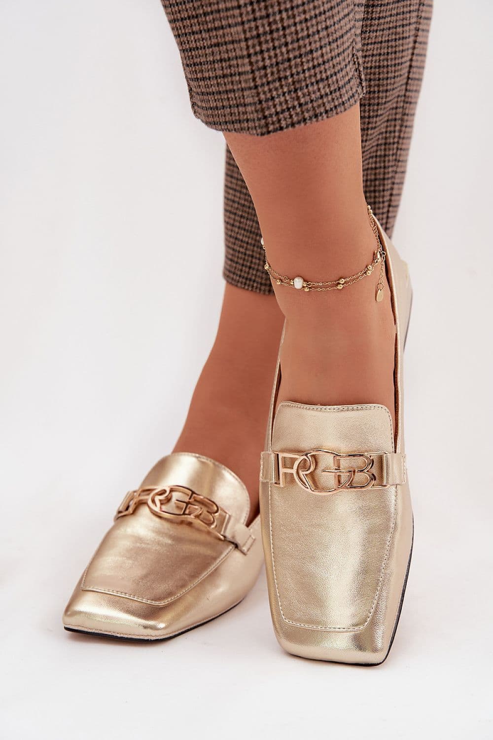 image-Flip-flops Step in style