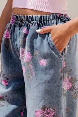 image-Blue Floral Print Elastic Waist Casual Jeans (50 characters)