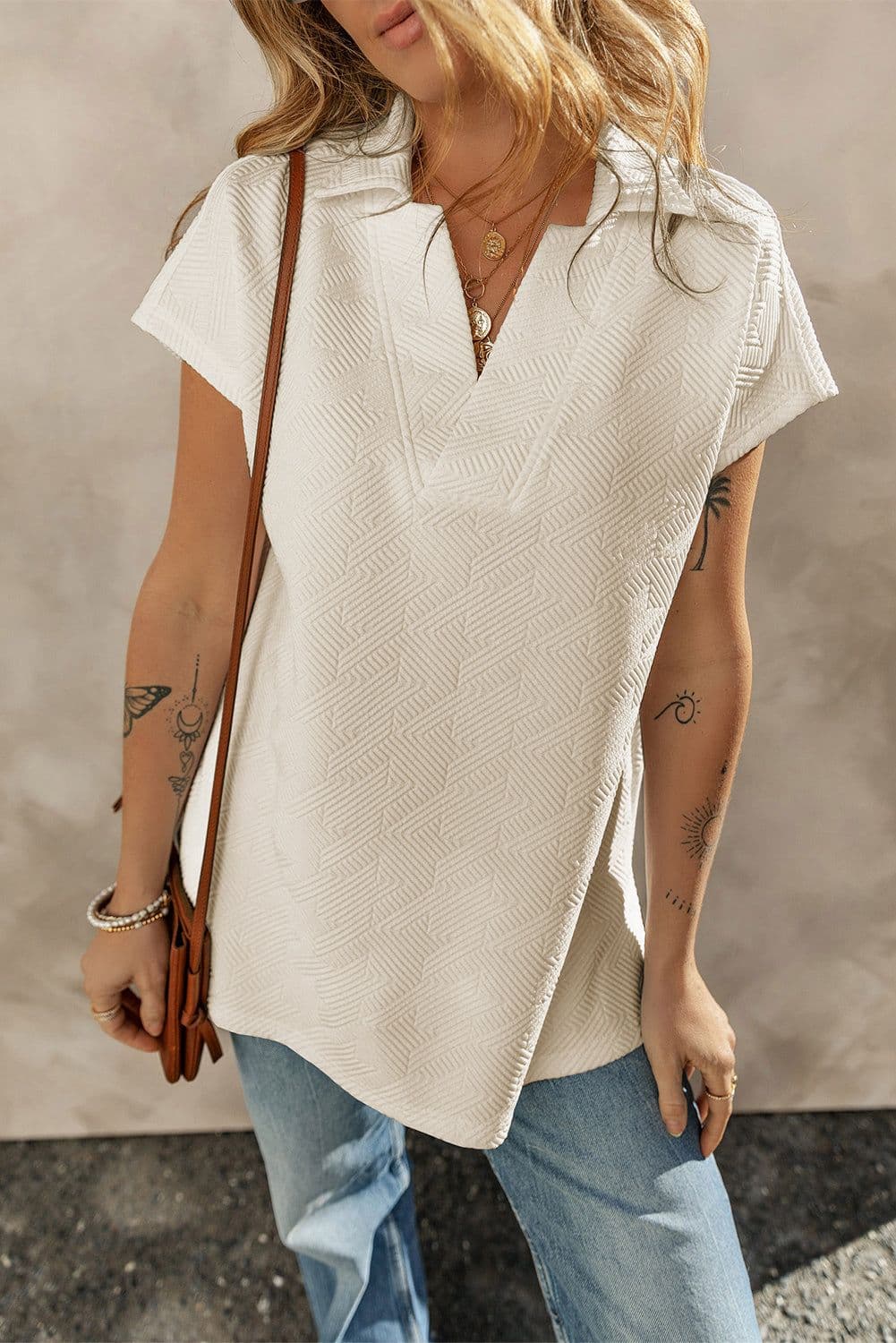 image-White Textured V Neck Collared Short Sleeve Top