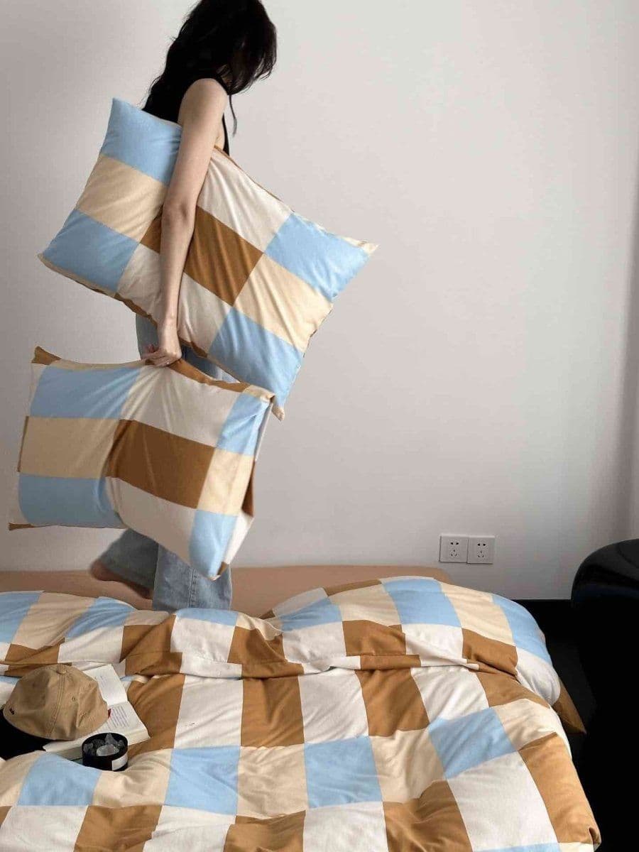 image-Dopamine Checker Queen Duvet Cover Set With Pillowcases & Fitted Sheet