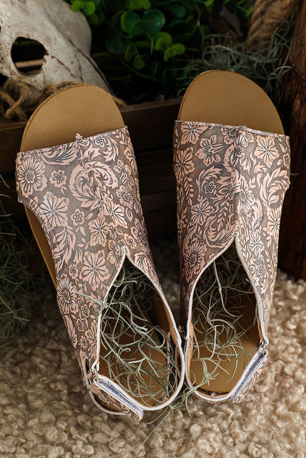image-Vintage Floral Leather Sandals - Brown Platform Hollowed Rivets 7-11