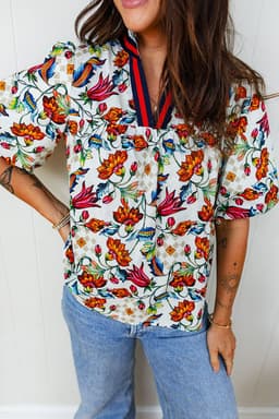 image-Multicolour Contrasted V Neckline Floral Puff Short Sleeve Blouse