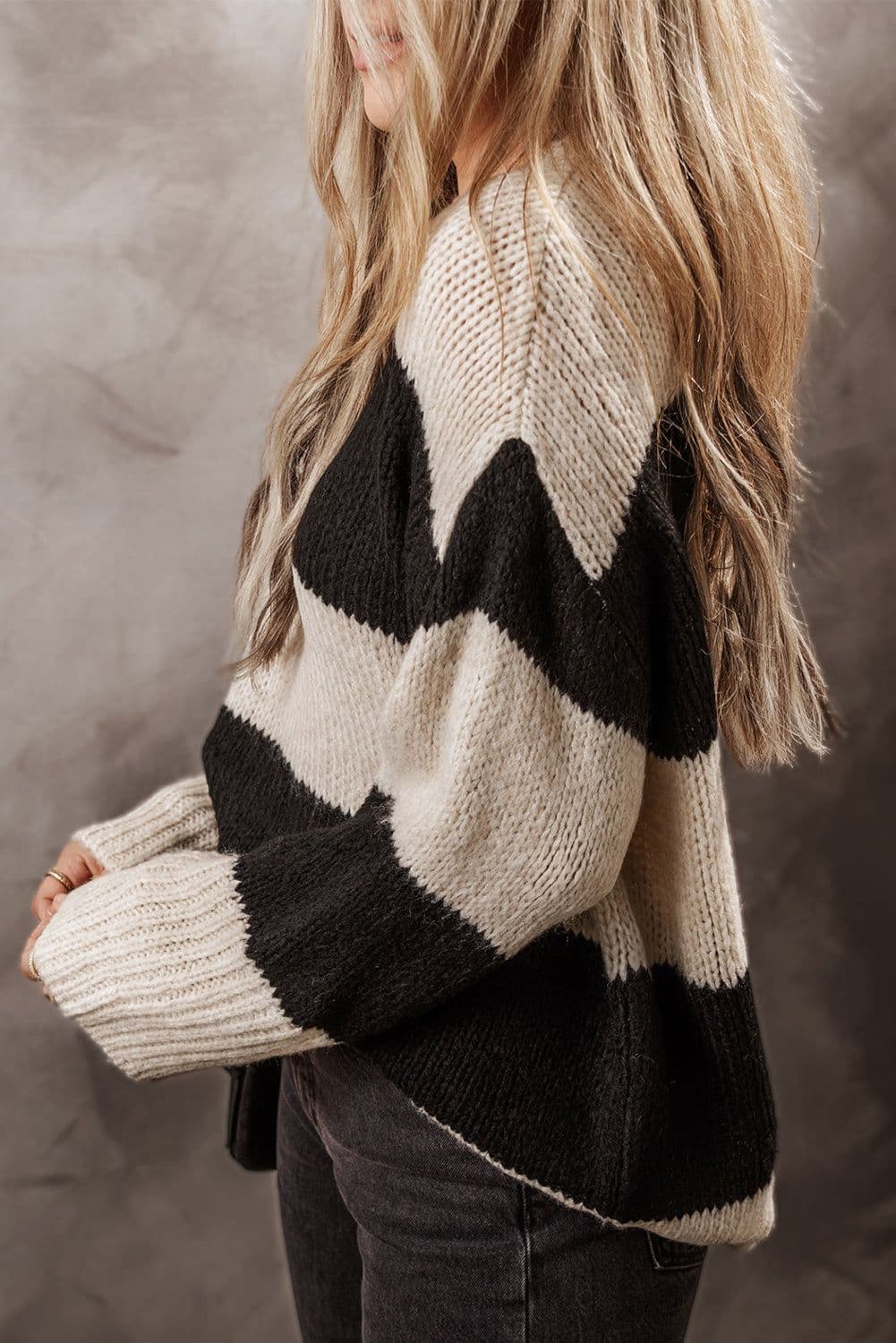 image-Jet Stream Colorblock Loose Pullover Sweater