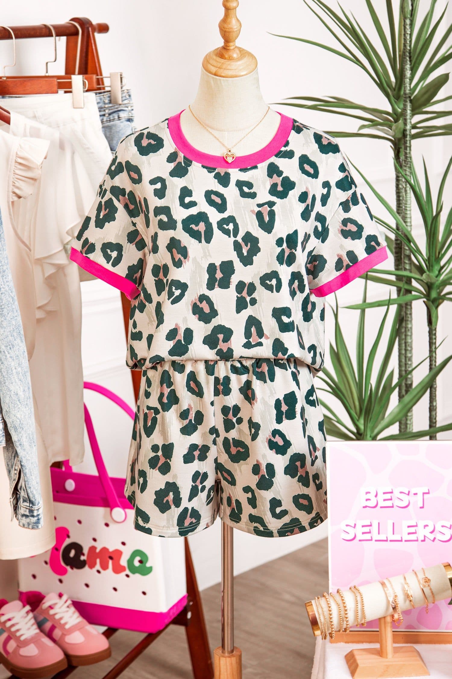 image-Brown Unique Leopard Print Contrast Trim Top Loose 2pcs Short Set