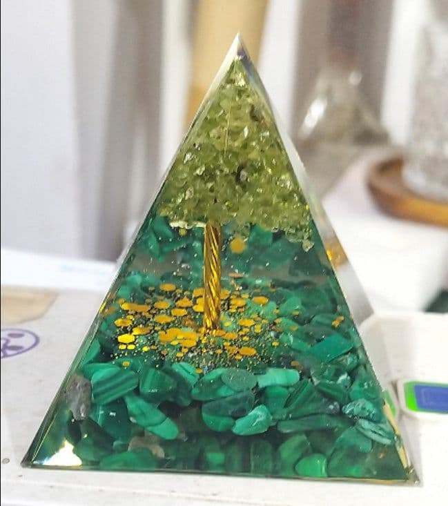 image-Pyramid Decoration Natural Crystal Gravel Energy Tower
