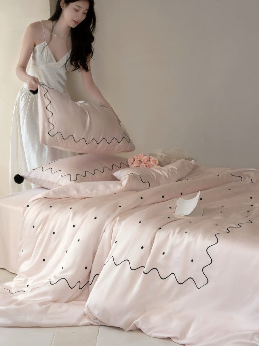 image-Elegant Retro Polka Dot Silky Tencel Lyocell Queen Size Duvet Cover