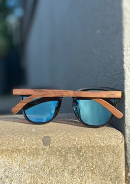image-Eyewood Tomorrow - Delphinus