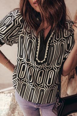 image-Black Geometric Print Contrast Scallop Color Block Patchwork Short Sleeve Blouse