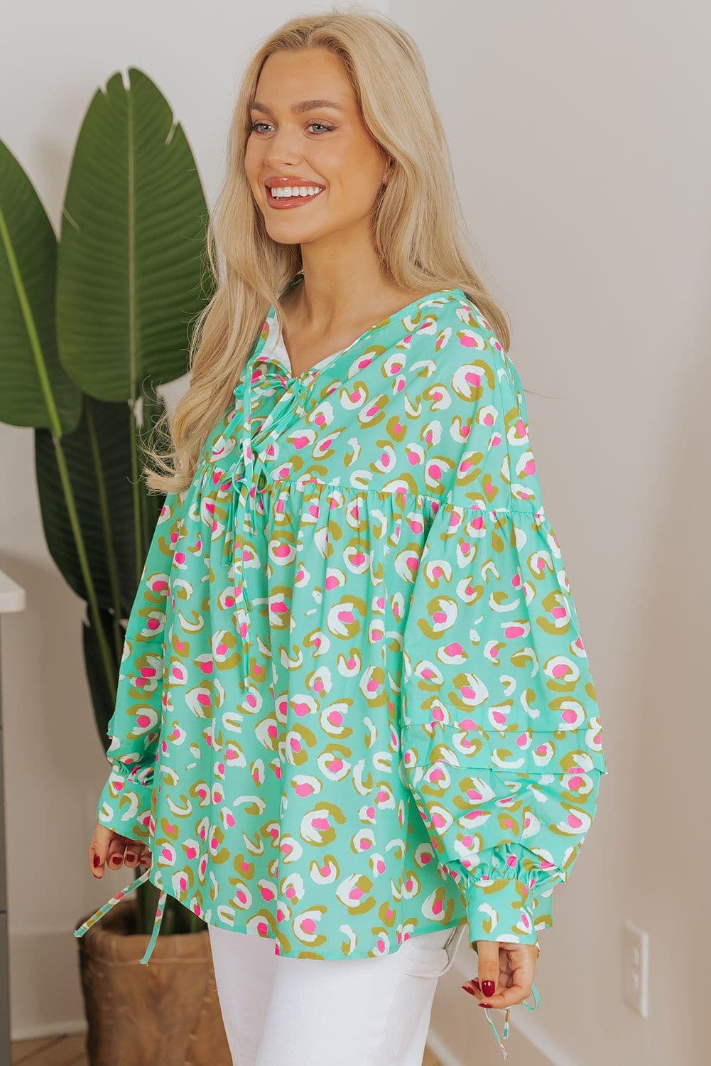 image-Green Abstract Lace-up Lantern Sleeve Babydoll Blouse