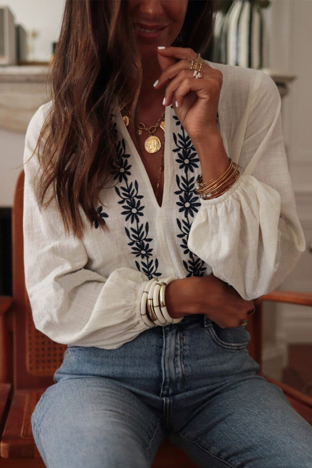 image-Floral Embroidered V Neck Puff Sleeve Blouse - White (50 characters)