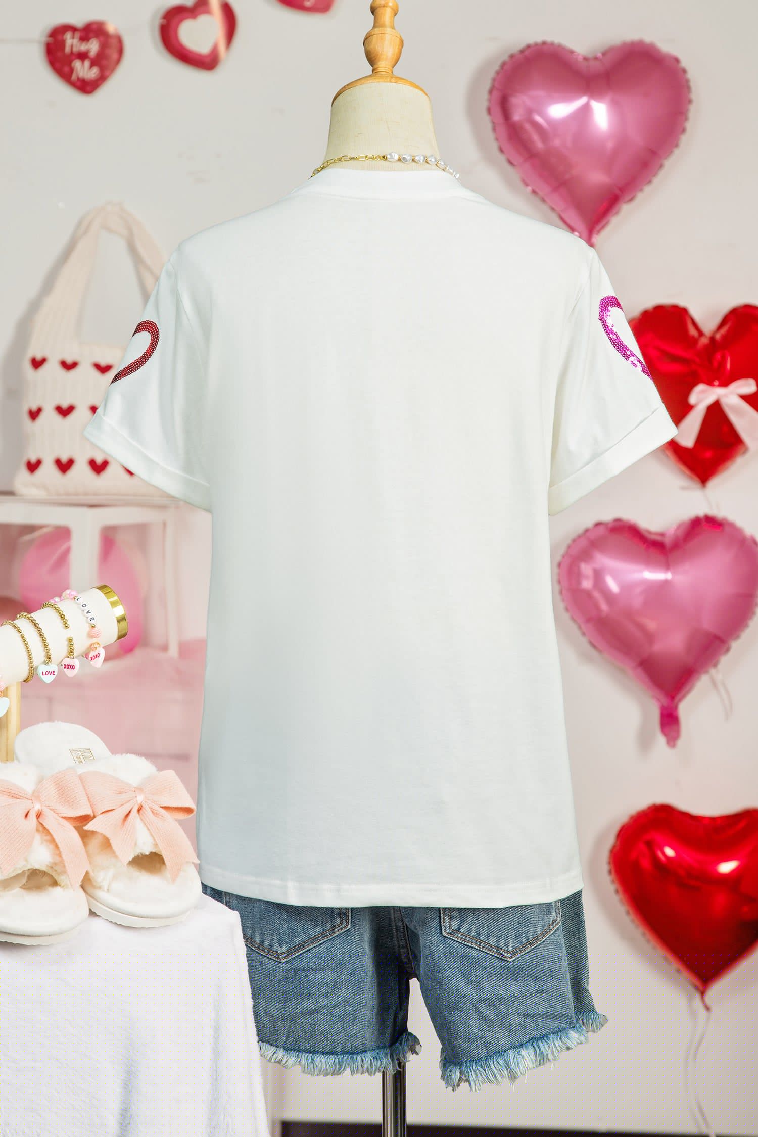 image-Women's White Sequin Heart Graphic Casual Tee - High Stretch