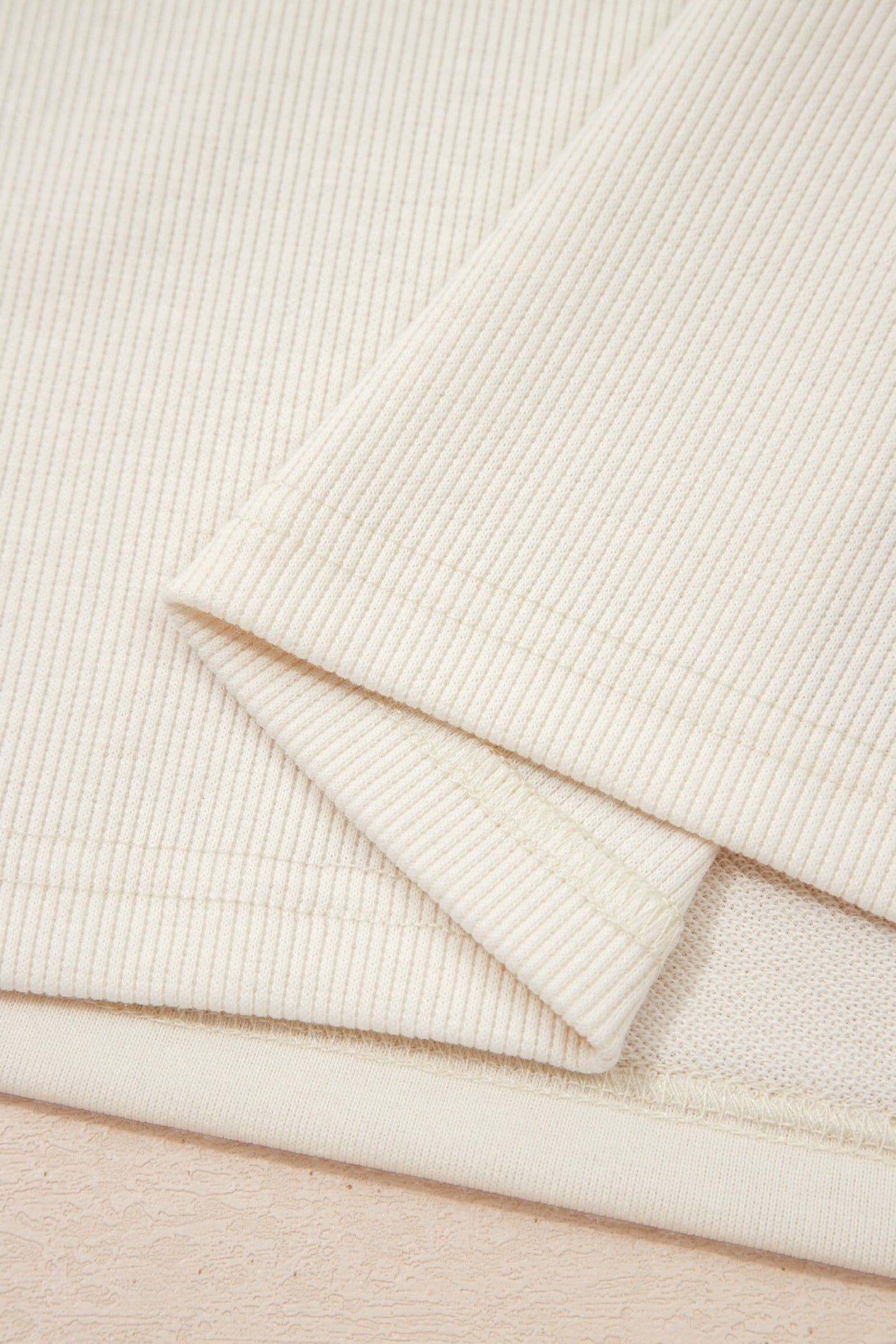 image-Jet Stream Solid Color Contrast Textured Patchwork Raw Edge 2pcs Short Set