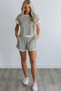 image-White Stripe Contrast Edge Tee & Shorts Set - Casual Two-Piece Outfit