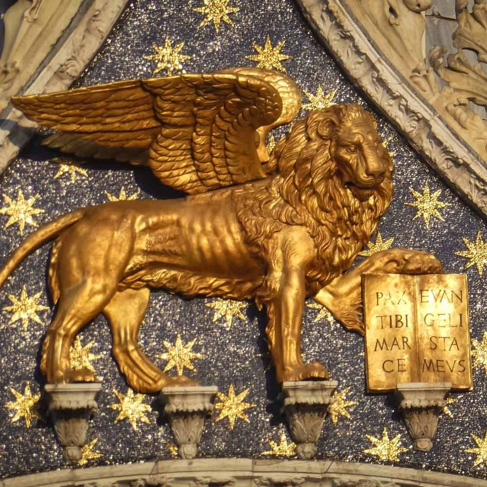 image-The Venice case - The Lion of St. Marco with the lettering