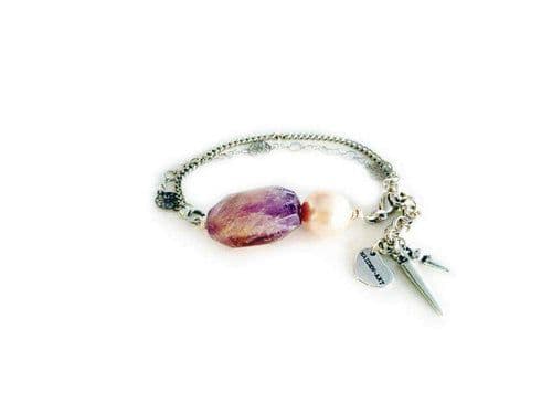 image-Charm bracelet with amethyst and light rose pearl.
