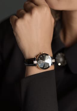 image-Facet Strass Swiss Ladies Watch J5.614.M
