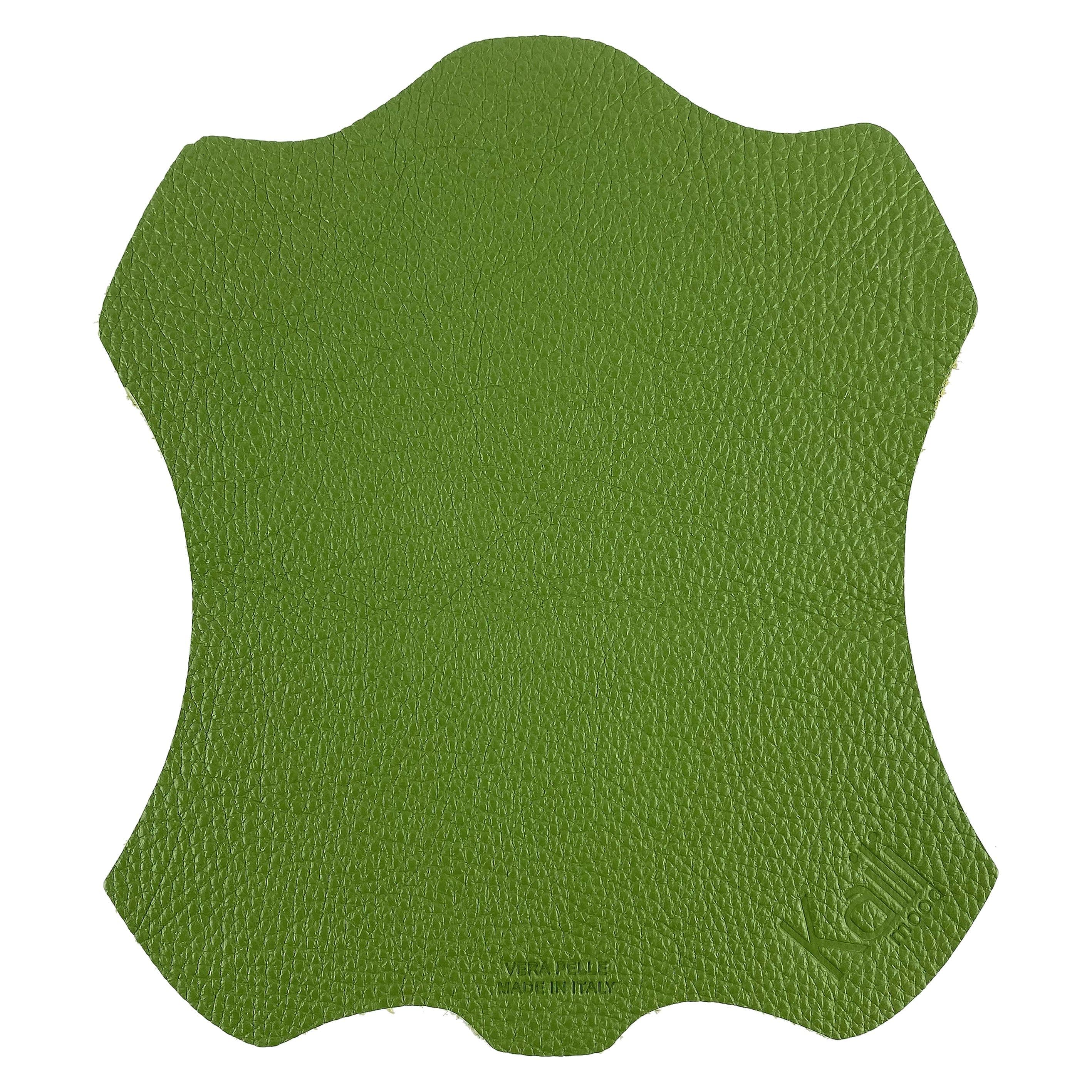 image-K0001EB | Tappetino per Mouse Made in Italy in Vera Pelle pieno fiore, grana dollaro - Colore Verde - Dimensioni: cm 20 x 23 - Confezione: Sacchetto tubolare Tnt
