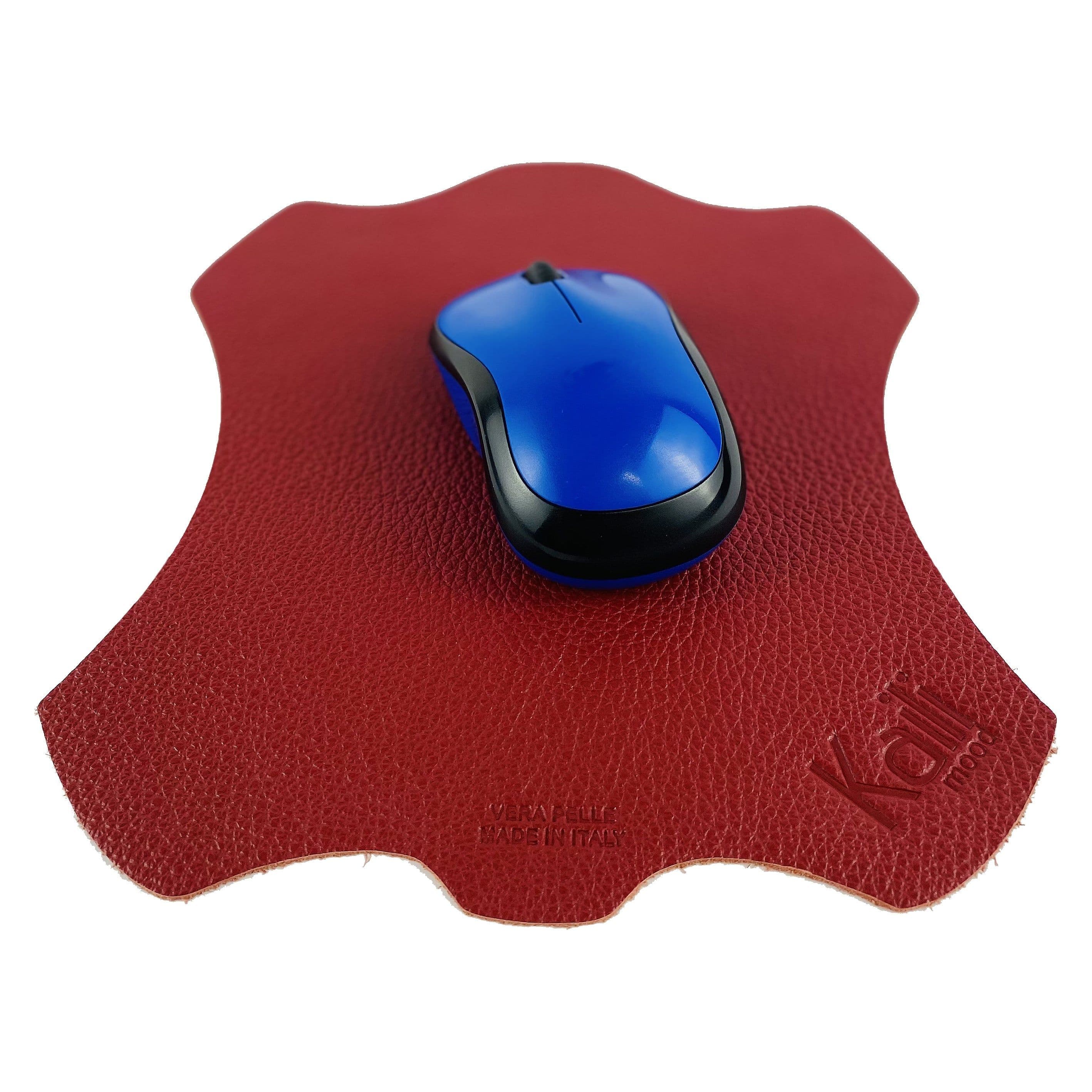 image-K0001VB | Tappetino per Mouse Made in Italy in Vera Pelle pieno fiore, grana dollaro - Colore Rosso - Dimensioni: cm 20 x 23 - Confezione: Sacchetto tubolare Tnt