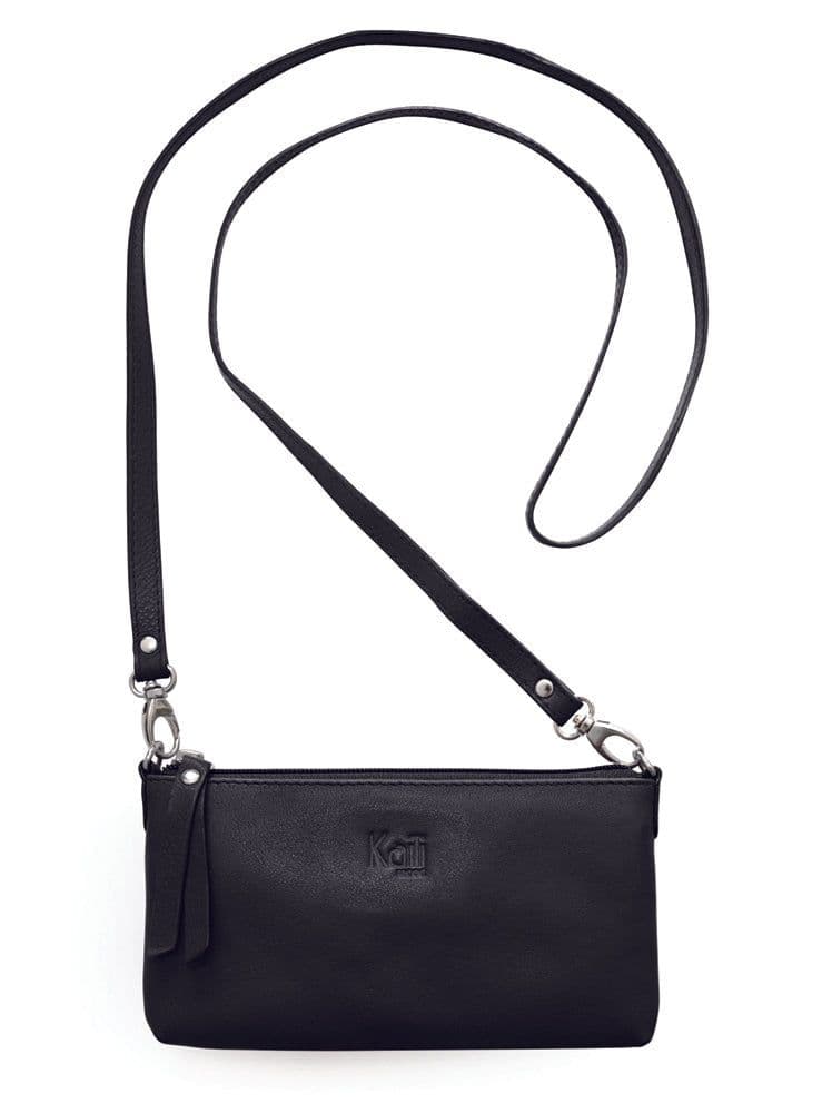 image-K0013AB | Tracollina Donna in Vera Pelle pieno fiore, con leggera grana. Tracolla removibile. Accessori Nickel Lucido. Colore Nero. Dimensioni: cm 20 x 10,5 x 2. Confezione: Sacchetto Tnt